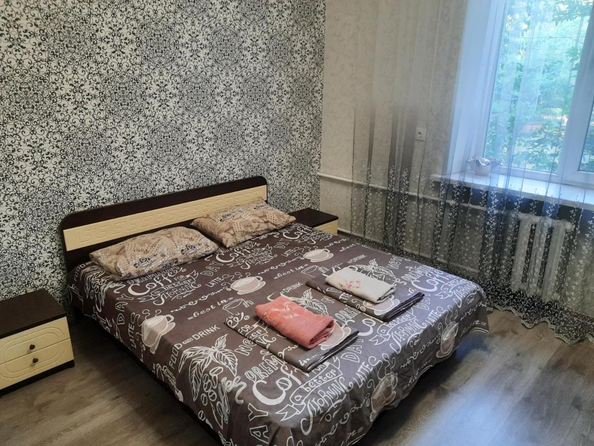 Apartment 2 Bed Rooms Near Aristokrat Zaporizhia Exteriör bild