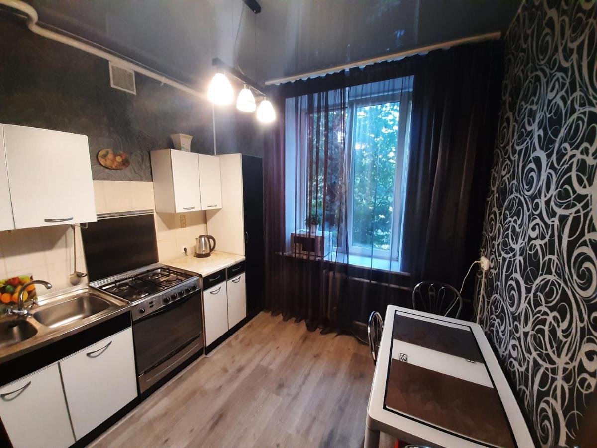 Apartment 2 Bed Rooms Near Aristokrat Zaporizhia Exteriör bild