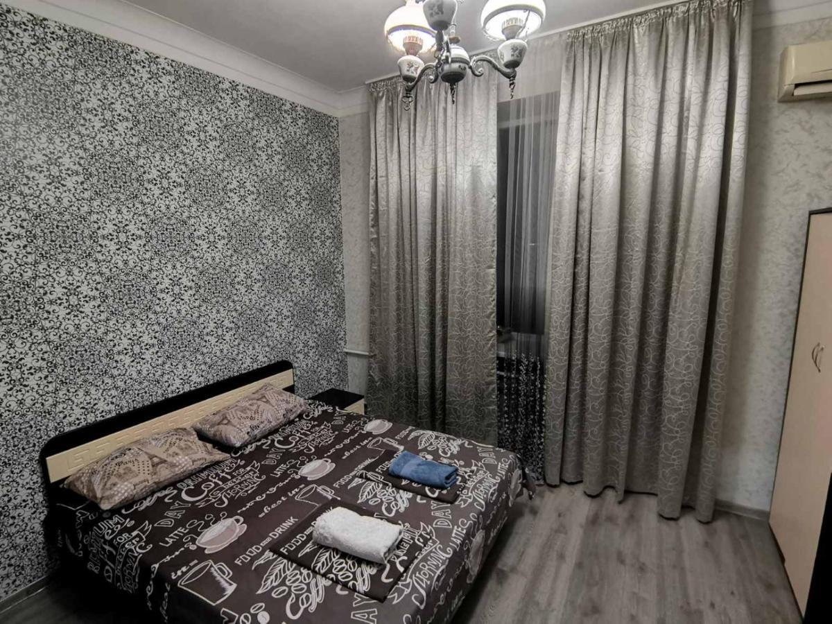 Apartment 2 Bed Rooms Near Aristokrat Zaporizhia Exteriör bild